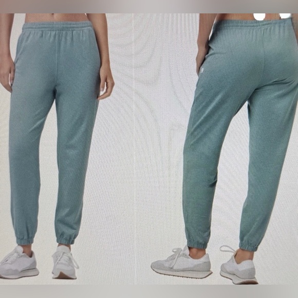 Vuori Pants - Vuori Women’s Boyfriend Dream Knit Jogger Pants Size M Laurel Heather